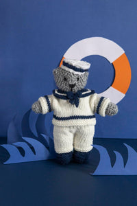 20 to Knit - Dressed - up Bears