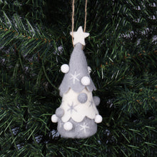 Load image into Gallery viewer, Needle Felting Kit - Nordic Christmas Tree