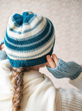 Load image into Gallery viewer, 21 Days to Learn to Knit: Daily Practice, Step-by-Step Instructions, 8 Projects
