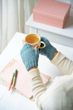 Load image into Gallery viewer, 21 Days to Learn to Knit: Daily Practice, Step-by-Step Instructions, 8 Projects