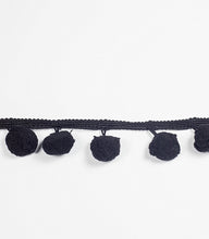 Load image into Gallery viewer, 4cm Pom Pom Trim