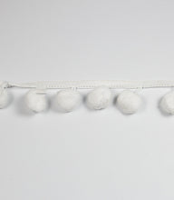 Load image into Gallery viewer, 4cm Pom Pom Trim
