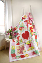 Load image into Gallery viewer, Jump Into Patchwork &amp; Quilting - 6 Modern Projects for beginners