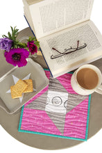 Load image into Gallery viewer, Jump Into Patchwork &amp; Quilting - 6 Modern Projects for beginners