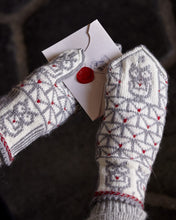 Load image into Gallery viewer, NEW - Harry Potter - Knitting Magic