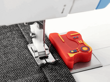 Load image into Gallery viewer, Sew Guide Magnet - zipper